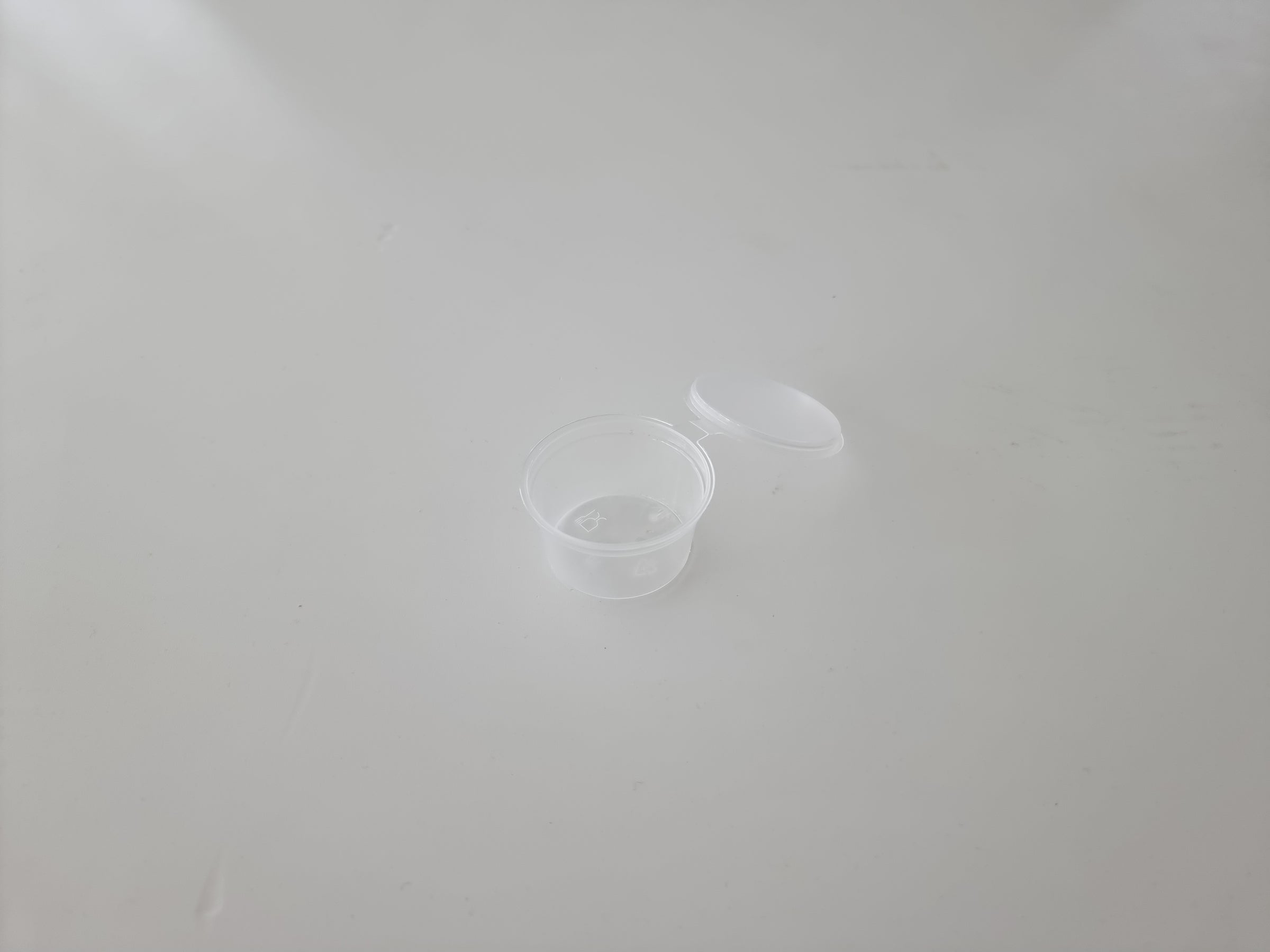 Hinged sauce pot 3cl - Polypropylene ø5x2.6cm ( 948721 ) (20 X 50 units )